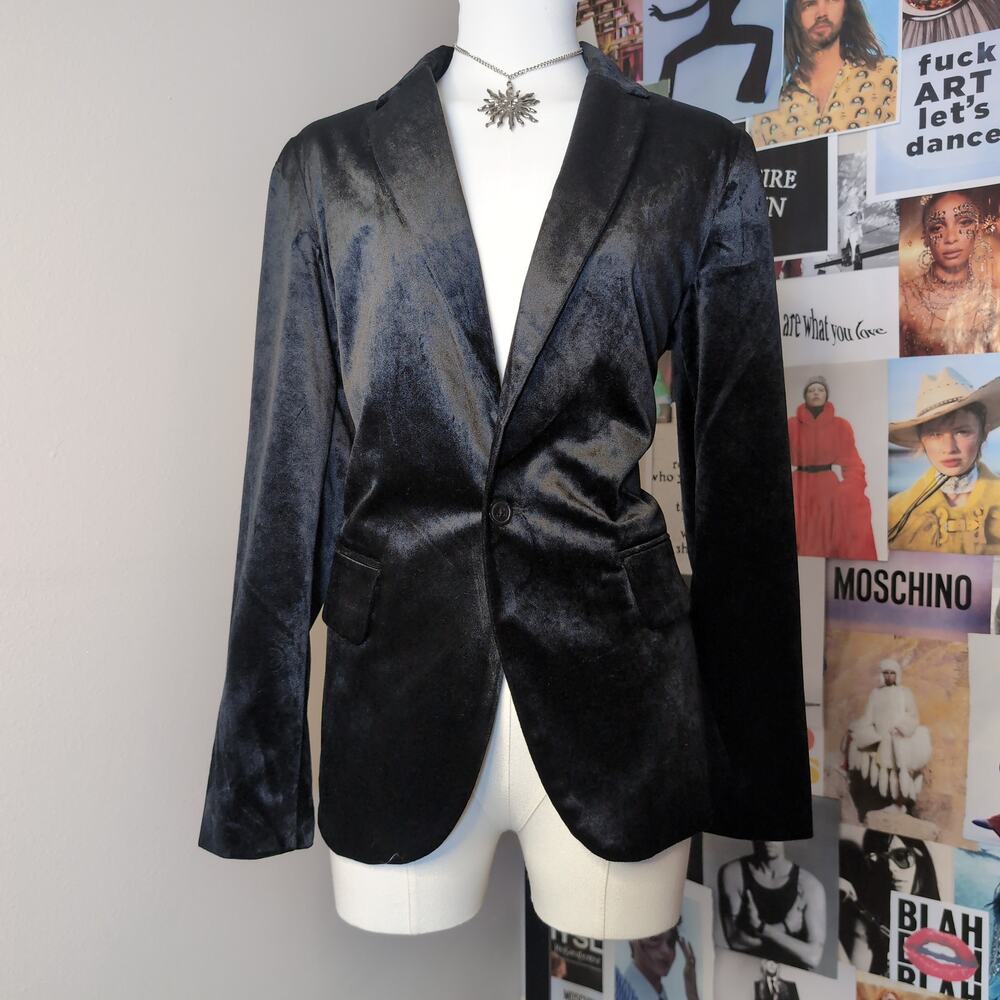 Velvet Single Button Blazer Gothic